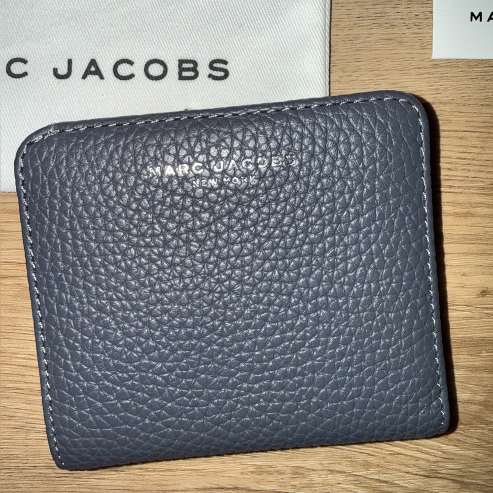 Marc Jacobs Gray Leather Wallet